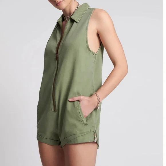 One Teaspoon | Khaki Mini Braxton Overalls - Picture 3 of 10